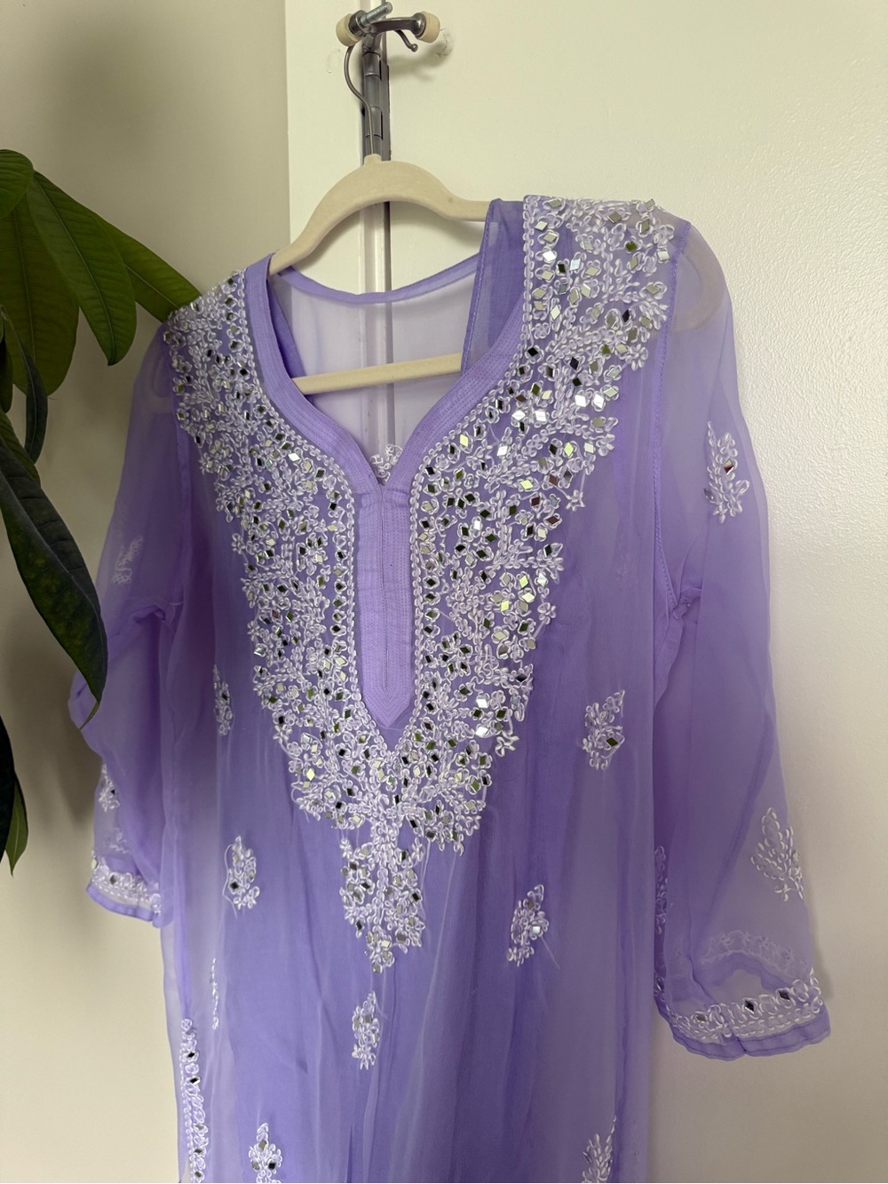 Lavender Chikankari Women's V-Neck Kurti with the Liner